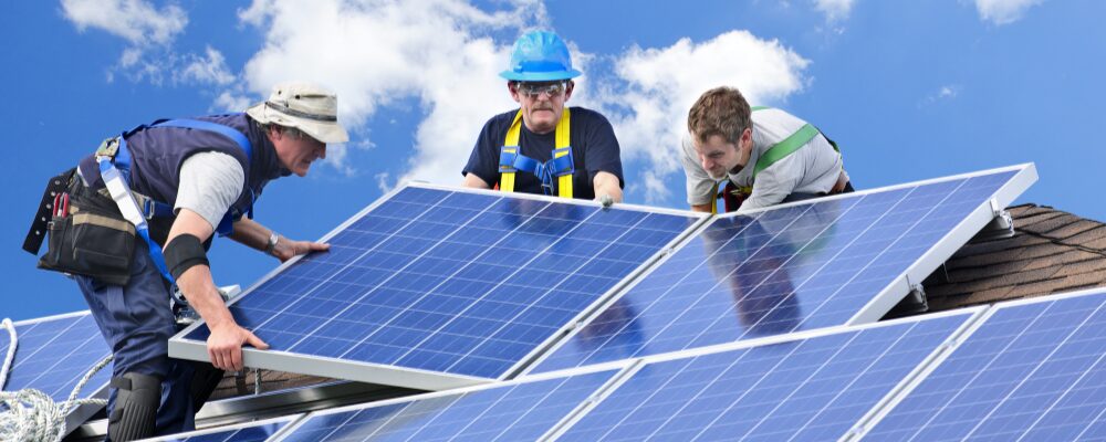 advantages to installing solar panels in your home, reduce your electricity bills